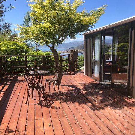 Heron Hideaway At First Light Rangihaeata Retreat מראה חיצוני תמונה
