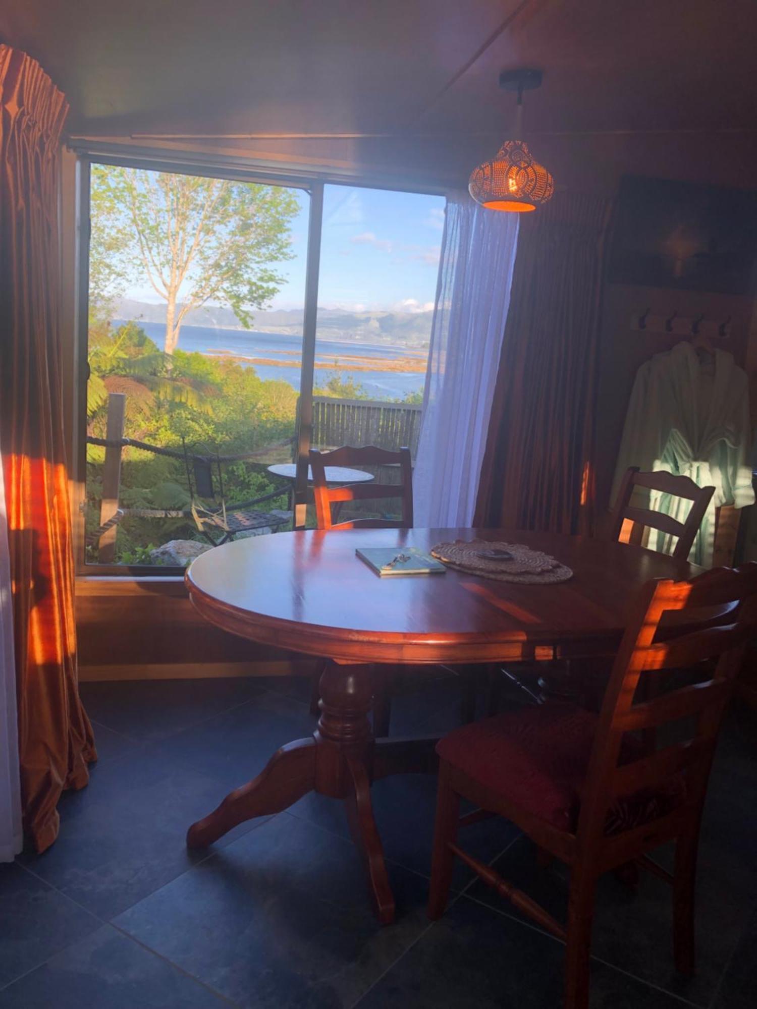Heron Hideaway At First Light Rangihaeata Retreat מראה חיצוני תמונה